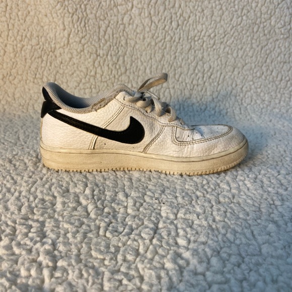 Kid Air Force 1s - Picture 4 of 5